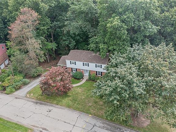 3rd image of 3495 Meadow Gate Dr
