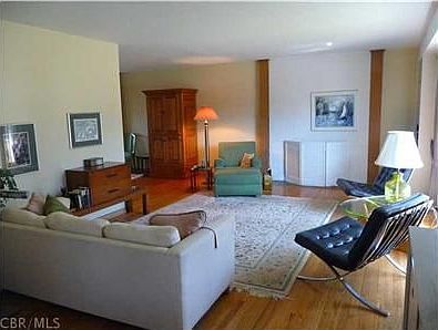 2nd image of 637 Farrington Dr
