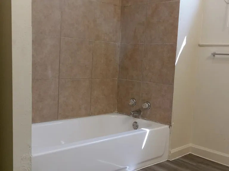 204 S Hackberry St #B — Photo 20
