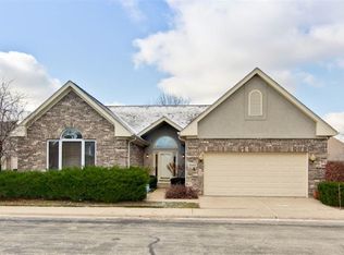 2542 Campden Ln, Northbrook, IL