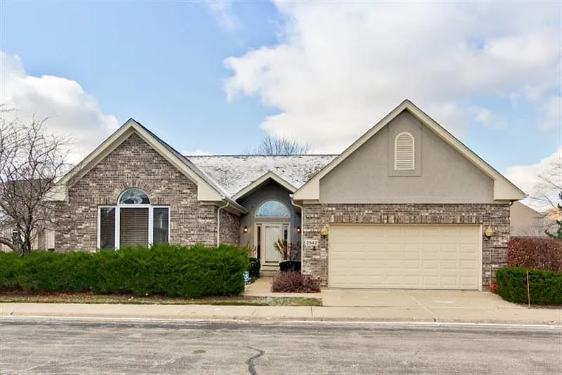 2542 Campden Ln photo 1
