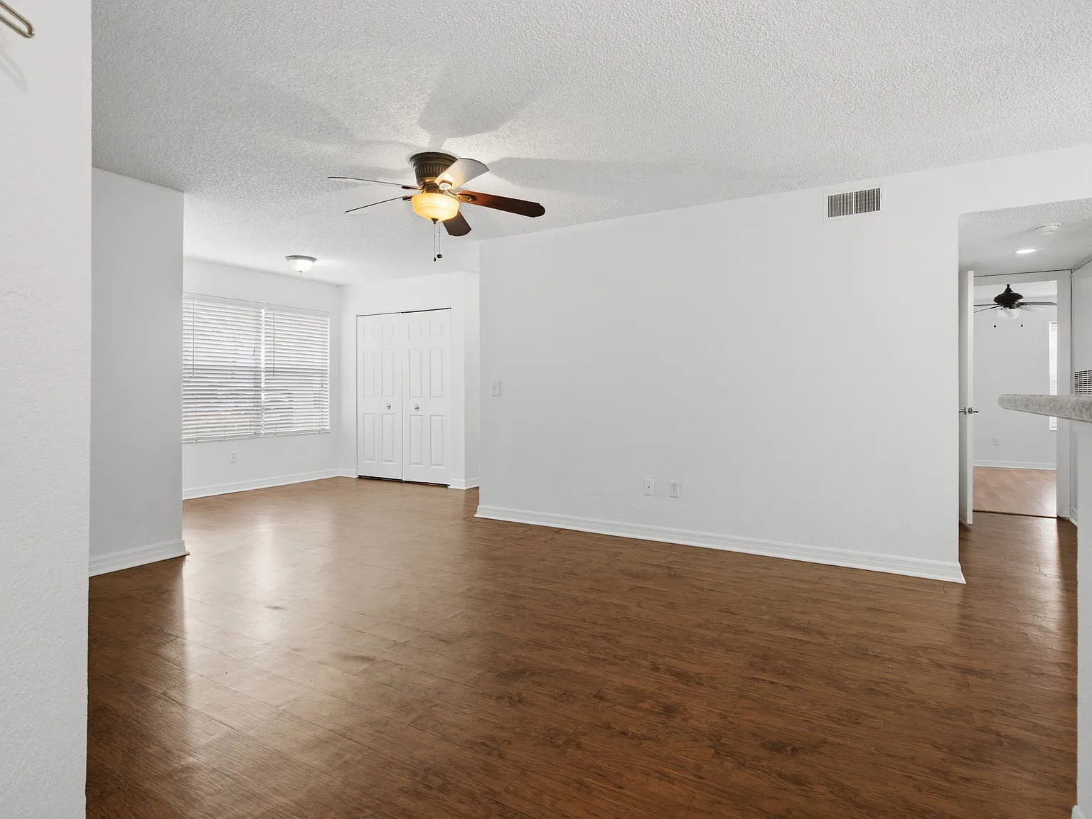2 bed, 988 sqft, $1,700 — Photo 3