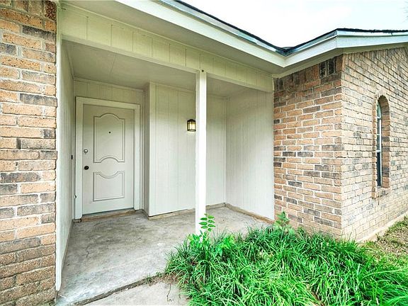 4th image of 1509 Sagebrush Dr