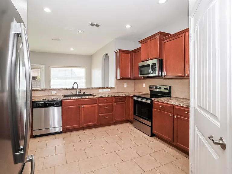 5126 Meadow Ln — Photo 7
