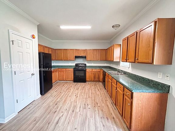 5th image of 841 Ridge Ave NW