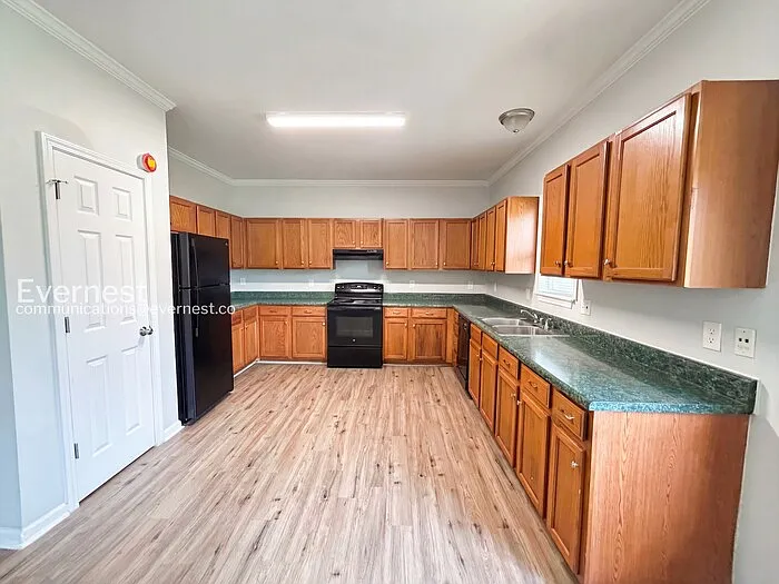 841 Ridge Ave NW — Photo 5