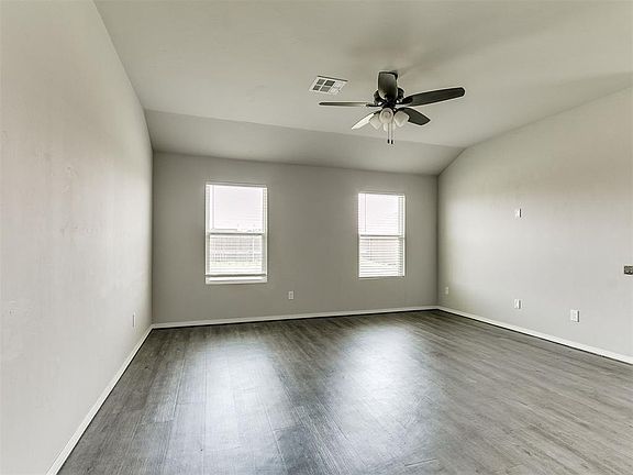 4th image of 488 Fox Den Dr