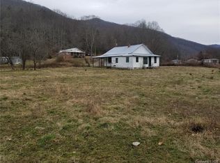 77 Ewart Wilson Rd, Burnsville, NC 28714