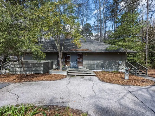 1441 Oak Creek Cir, Pine Mountain, GA 31822