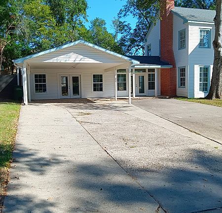 3rd image of 409A Henley Perry Dr