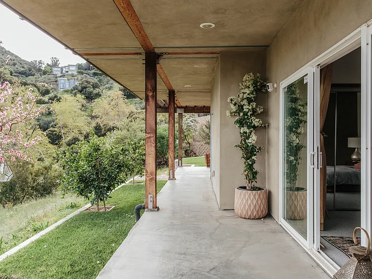 Medley Ln — Photo 38