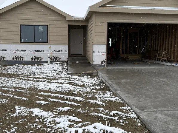 2085 Heathrow Ave, Casper, WY 82609