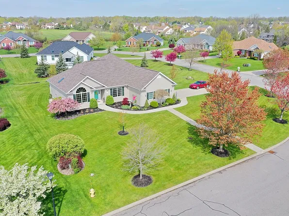6183 Ranch View Dr N, East Amherst, NY 14051