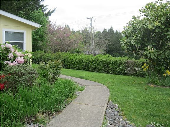 3rd image of 4011 Klahowya Ln SW
