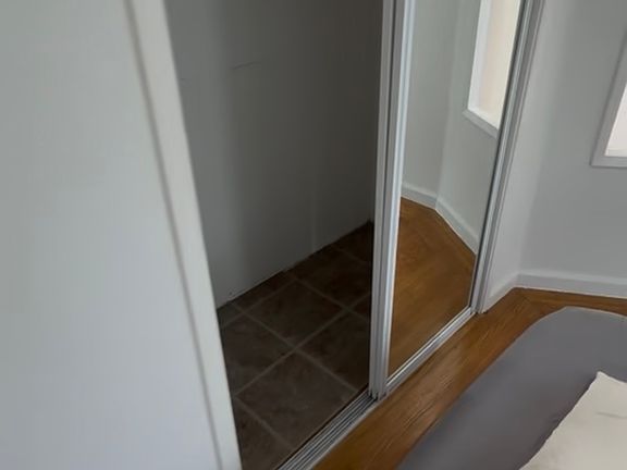 4th image of 840 Hayes St APT 4