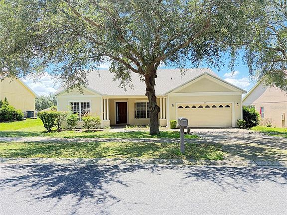 2nd image of 1751 Southern Oak Loop