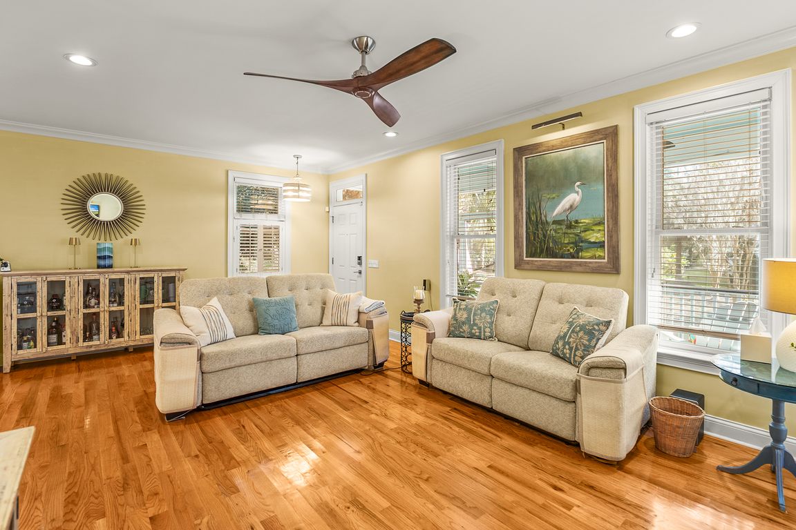 next background image