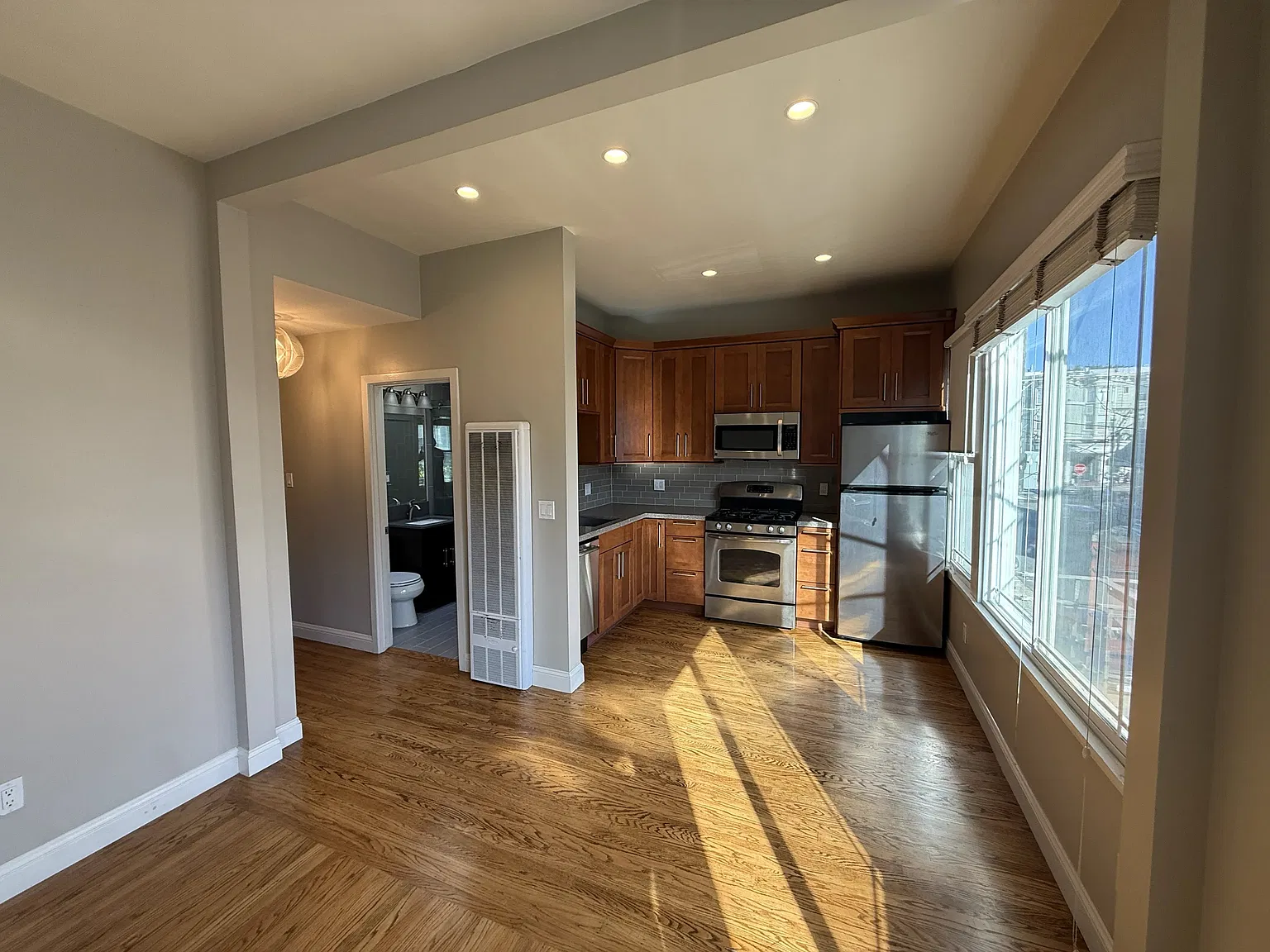 1 bed, 650 sqft, $4,995 — Photo 2