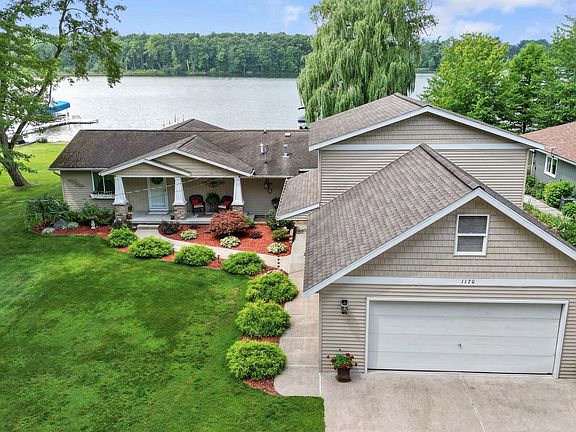 3rd image of 1170 Lynn Dr
