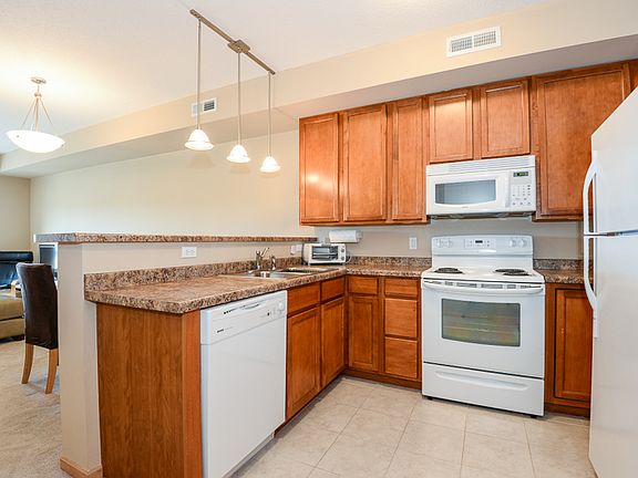 3rd image of 2407 39th Ave NE Unit 316