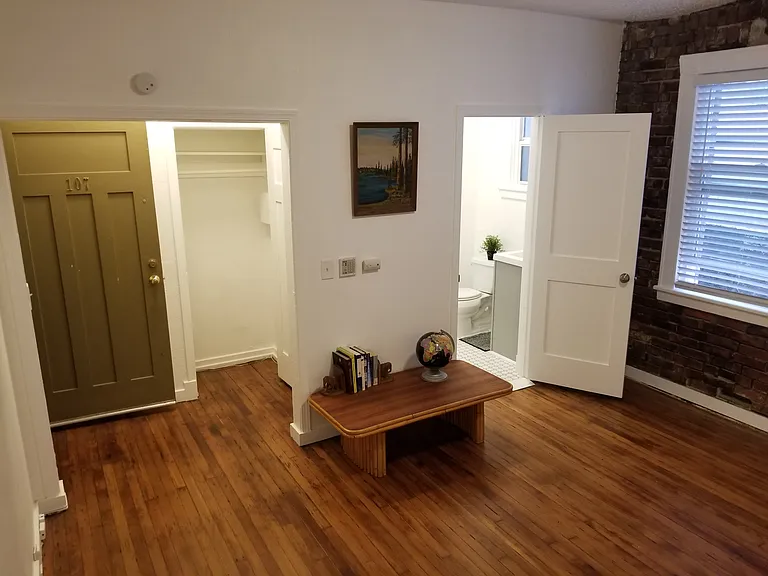 Ansonia Apartments — Photo 27