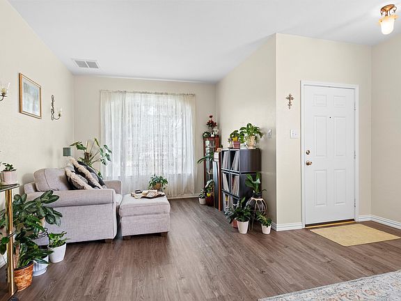 3rd image of 10404 Lake Brook Dr