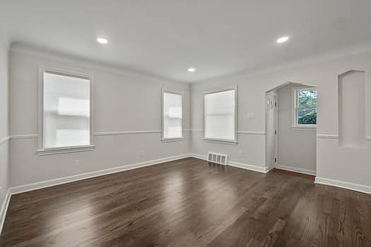 2nd image of 815 McLean Ave