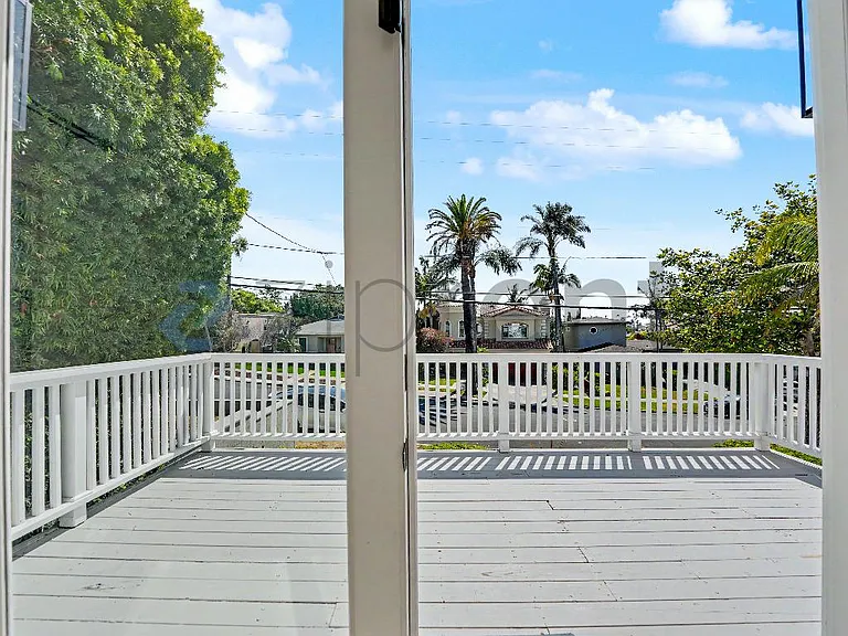 517 Sapphire St — Photo 25