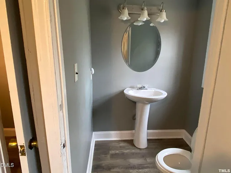 171 W Holly Springs Rd — Photo 12