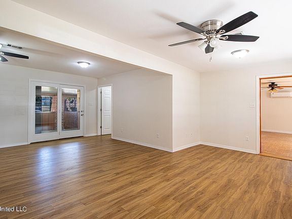 4th image of 14936 Angela Dr