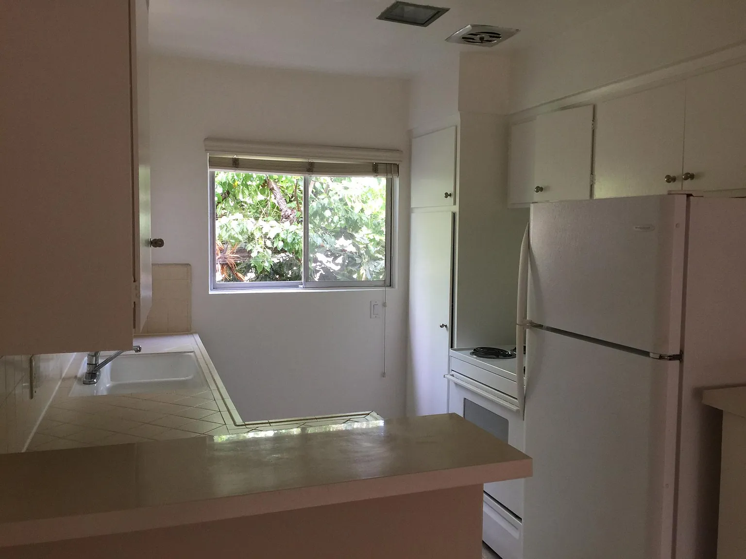 2 bed, 850 sqft, $2,499 — Photo 2