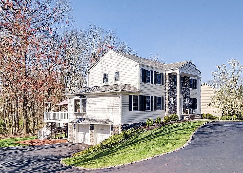 2nd image of 11 Beech Ct