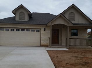 120 Ridgecrest, Floresville, TX 78114