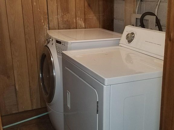 5th image of 6015 N River Rd