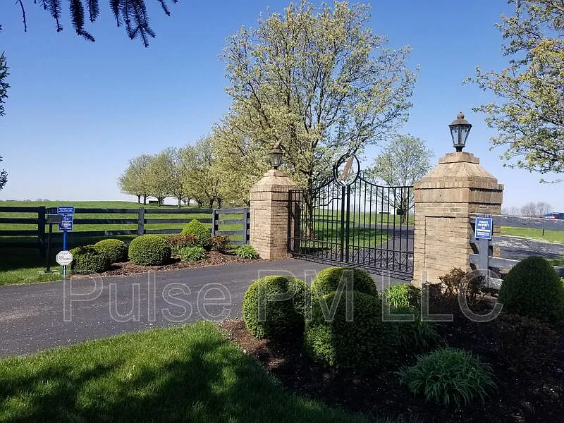 15047B Porter Rd #MUELLER FARM