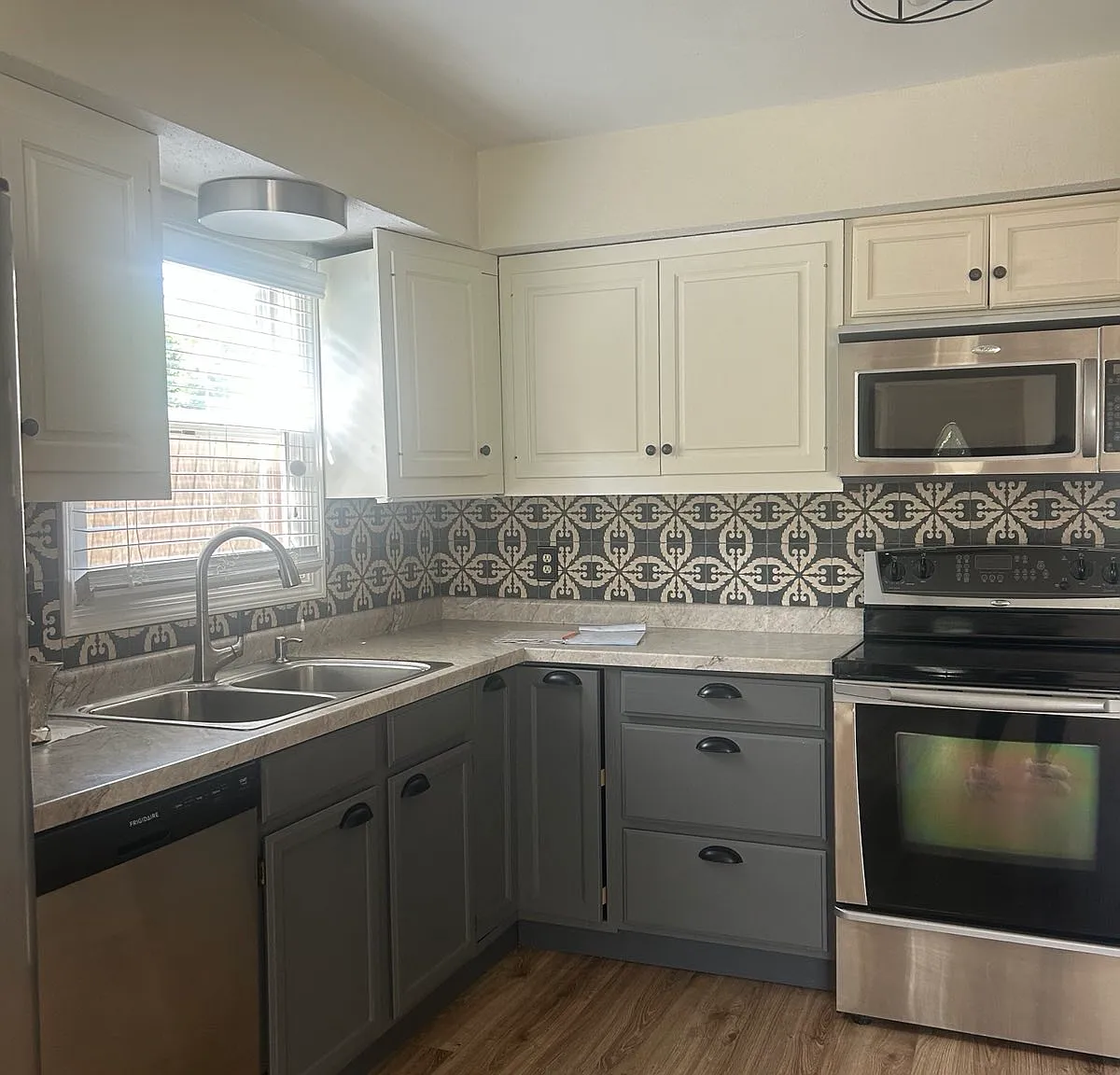 3 bed, 1.5 bath, 1100 sqft, $1,700 — Photo 3