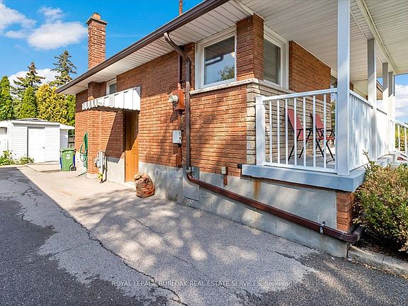 2nd image of 161 Hoover Cres