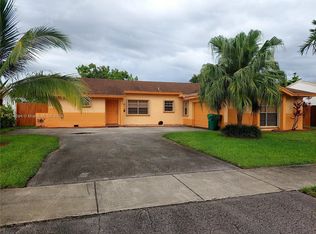 20121 NW 58th Ave, Hialeah, FL 33015