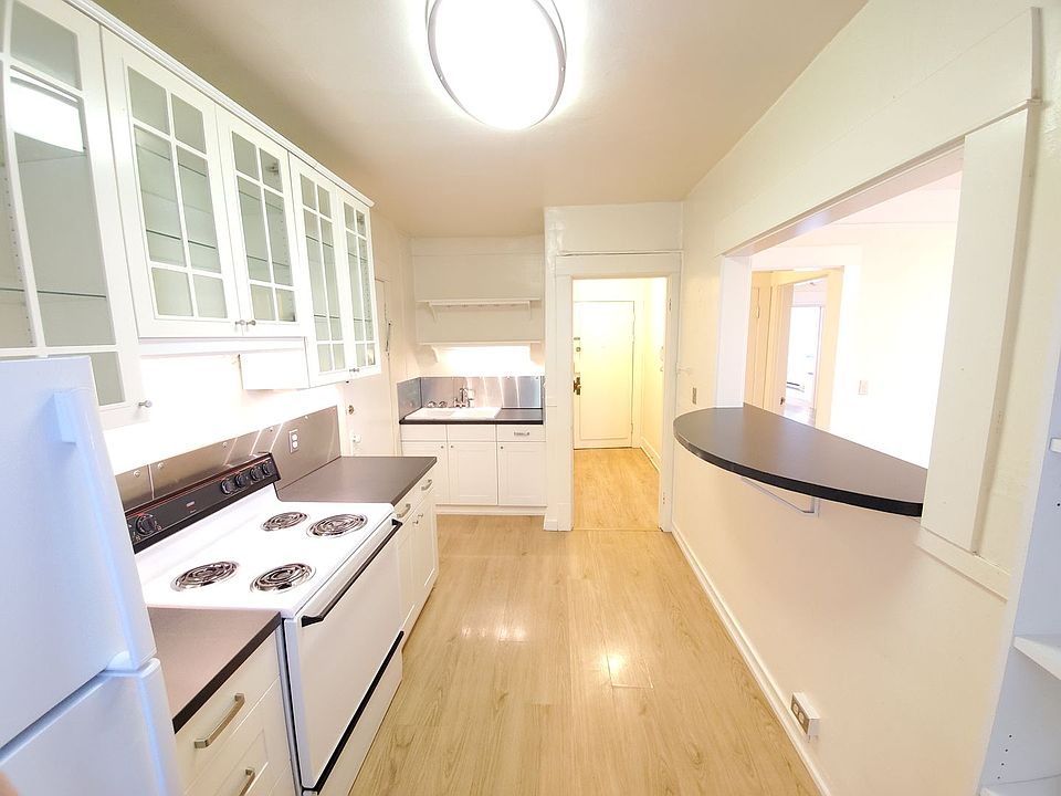 1st image of 206 Harvard Ave E #4