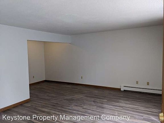 4th image of 636 S Dodge St APT 7