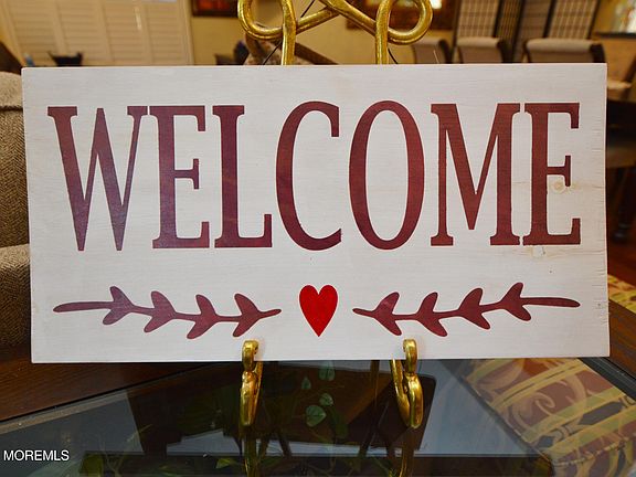 4th image of 2555 Ridgemont Court