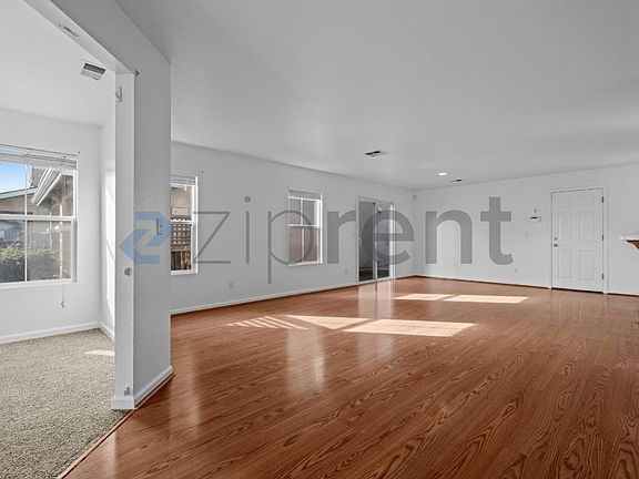 5th image of 3099 Puffin Cir #1