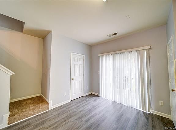 5th image of 3115 Golden Dale Ln