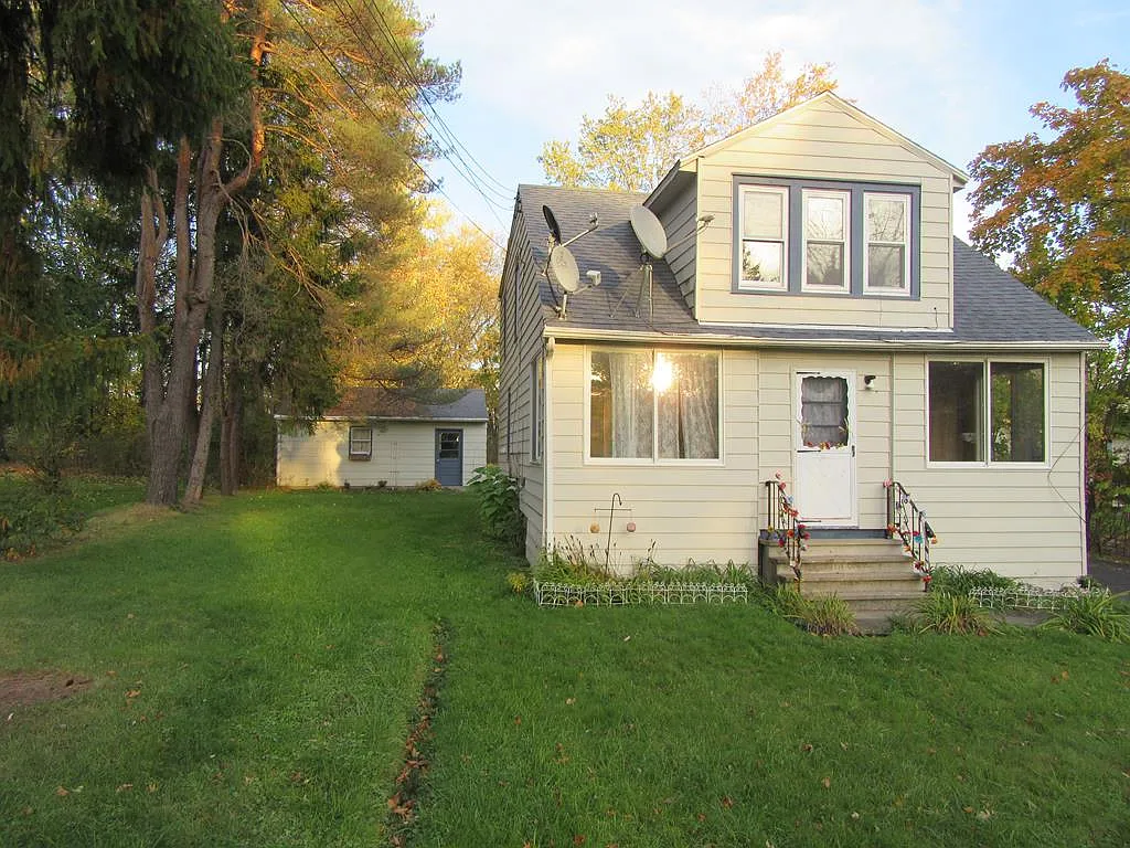 400 Hendy Ave photo 1