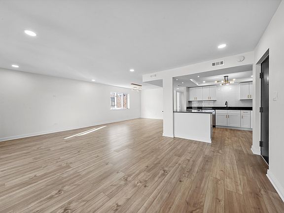 3rd image of 4113 W 93rd Pl APT 2A