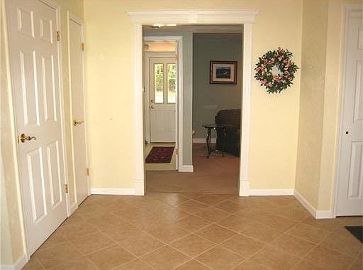 4th image of 5 Lorraine Ct
