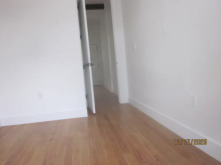 39-25 24th St #19 — Photo 9