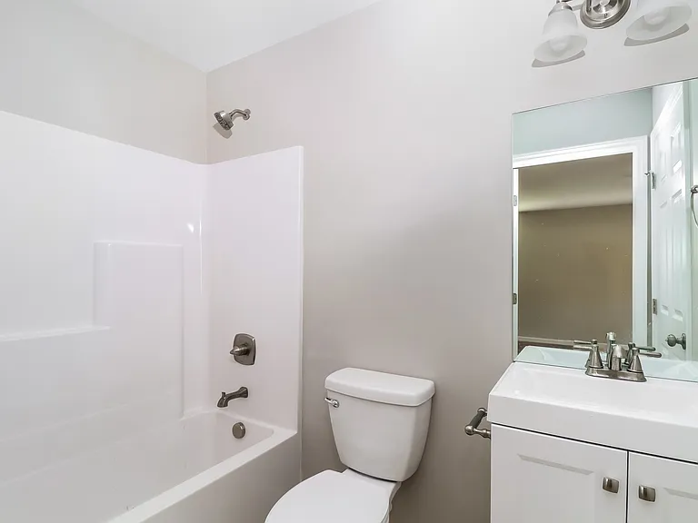 440 Little Sycamore Ln — Photo 13