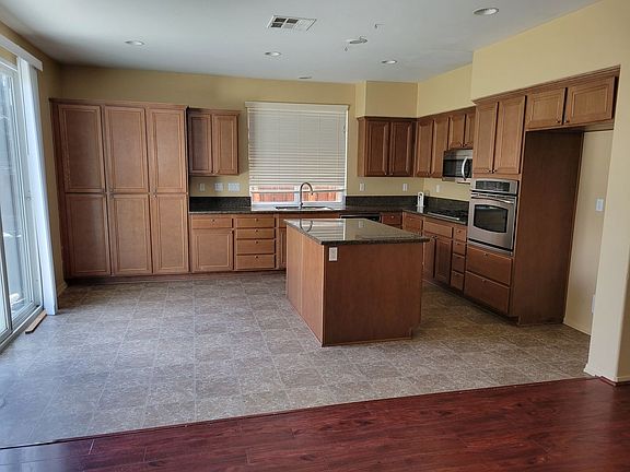 2nd image of 29082 Salrio Dr