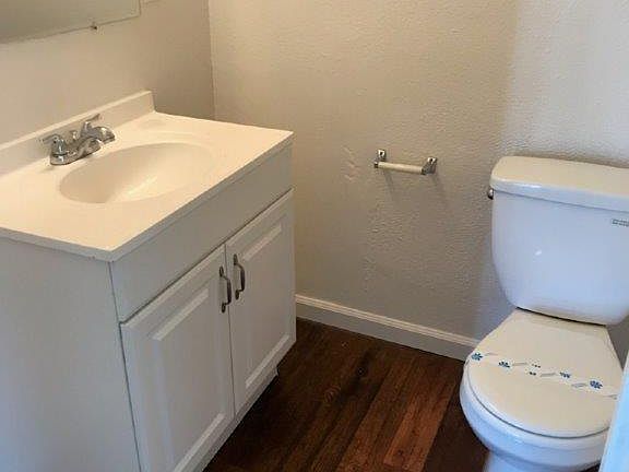 2nd image of 3856 Beyer Blvd APT 1